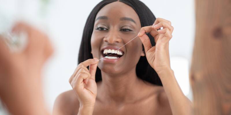 The Right Way to Floss With Invisalign: A Simple Guide for a Cleaner, Healthier Smile